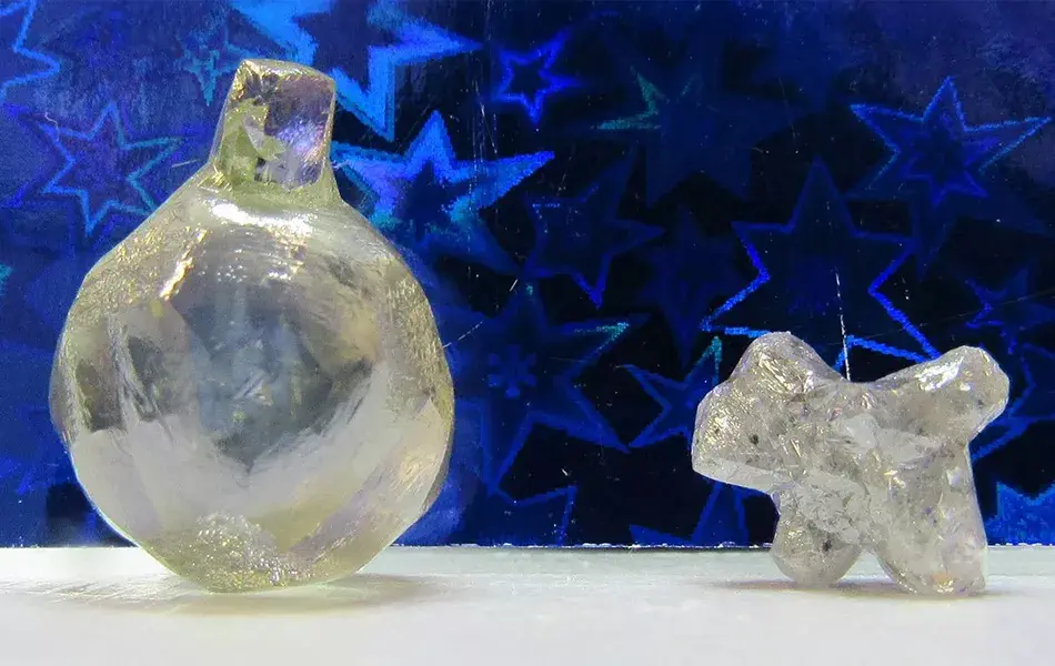 Необработанные алмазы необычной формы из Архангельской области от компании Алроса