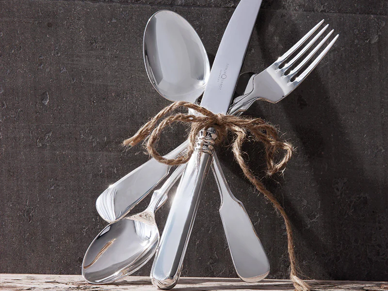 Как выбрать столовые приборы из серебра