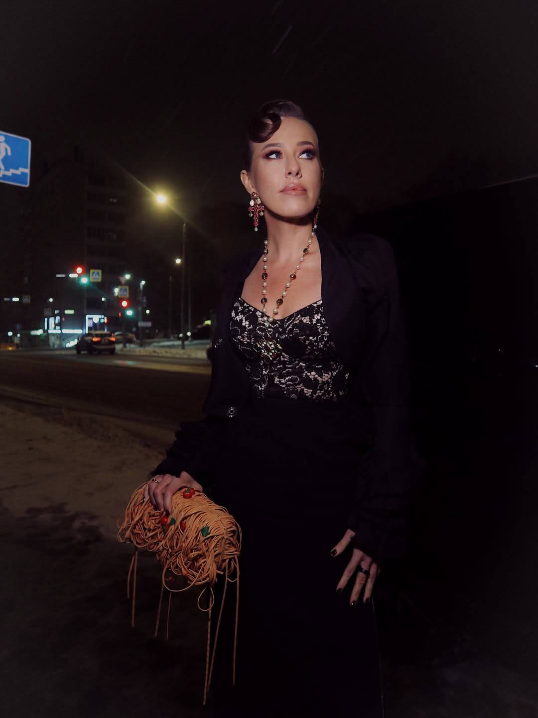 Ксения и сумка-лапша от Moschino. Февраль 2026 