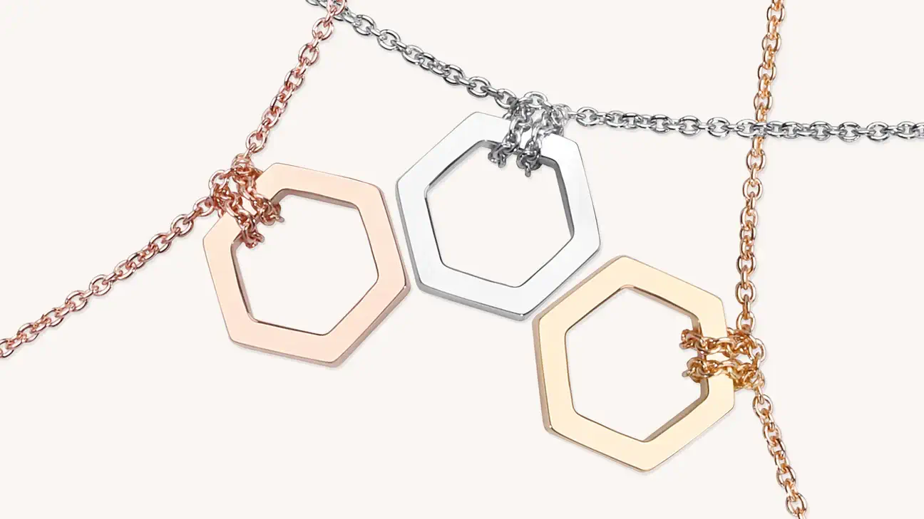 Что символизирует цвет украшений?