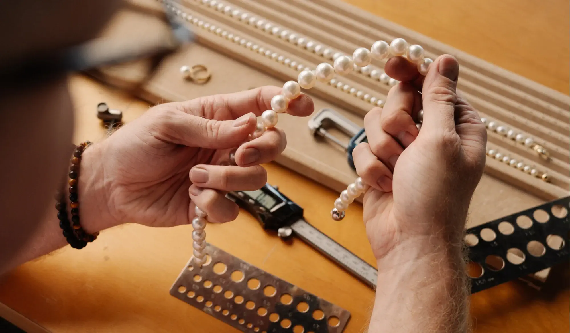 Уход за жемчугом: как чистить, носить и хранить жемчужные украшения правильно