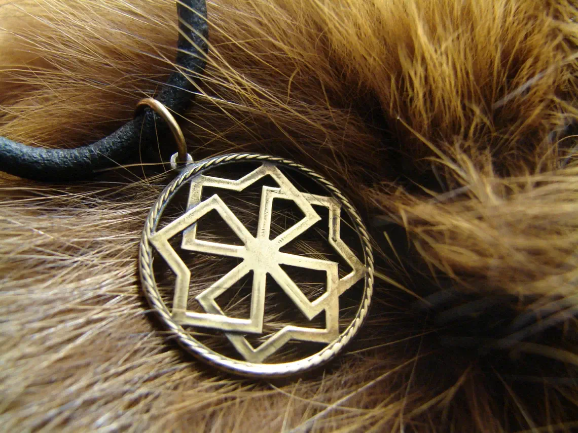 Славянские обереги из золота